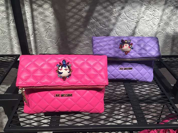 bolso-con-cadena-love-moschino-fuxia Bolso con cadena Love Moschino fuxia