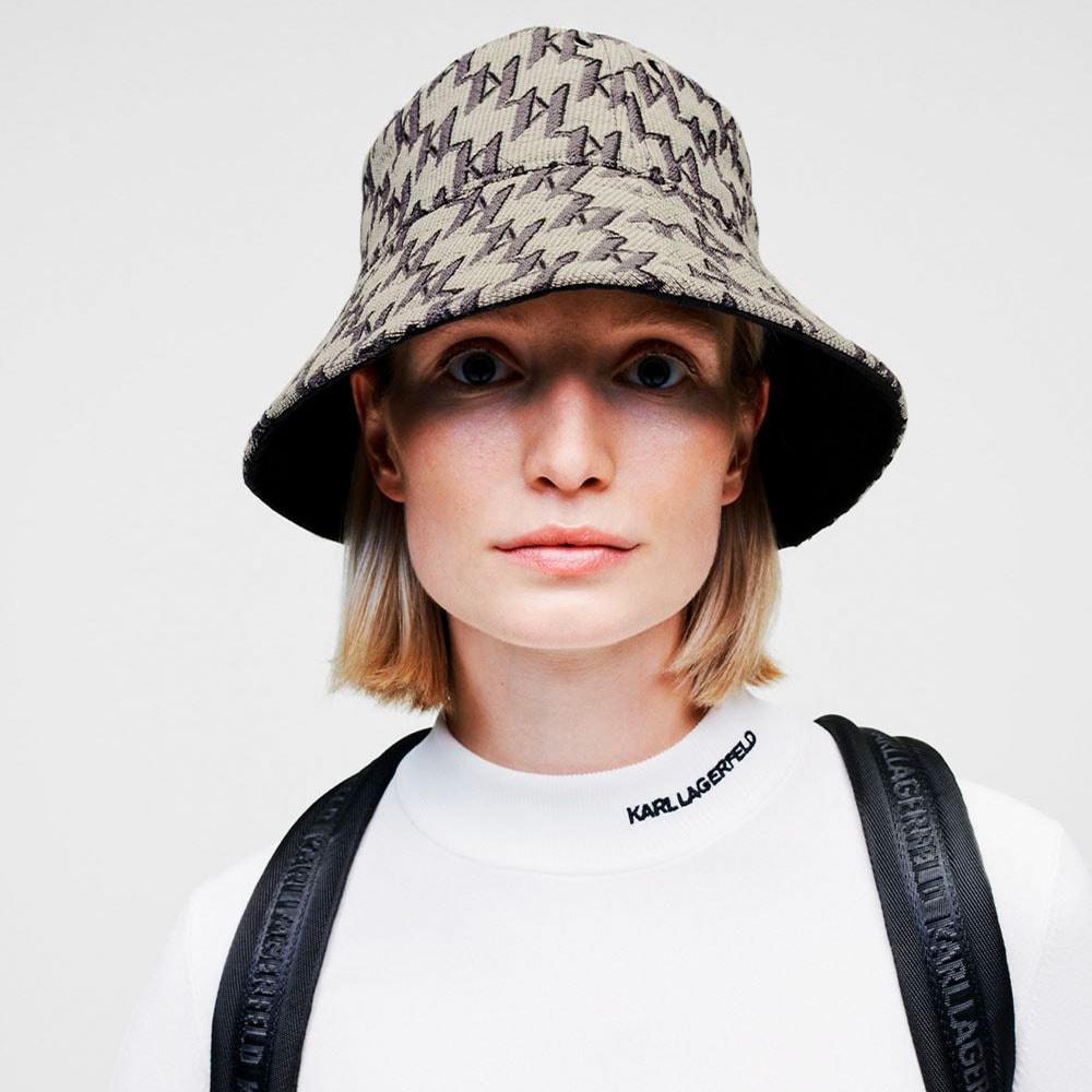 Gorro pescador monograma Karl Lagerfeld 216W3415 foto 2