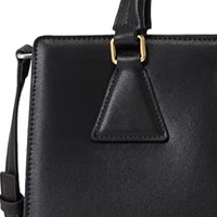 Bolso Tote K/Ikonik Negro de Karl Lagerfeld - Distinción y Estilo | Gallery Carrile foto 6