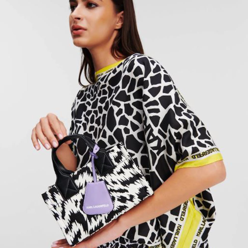 Exclusivo Bolso Tote Nylon Blanco y Negro Karl Lagerfeld | Gallery Carrile foto 2