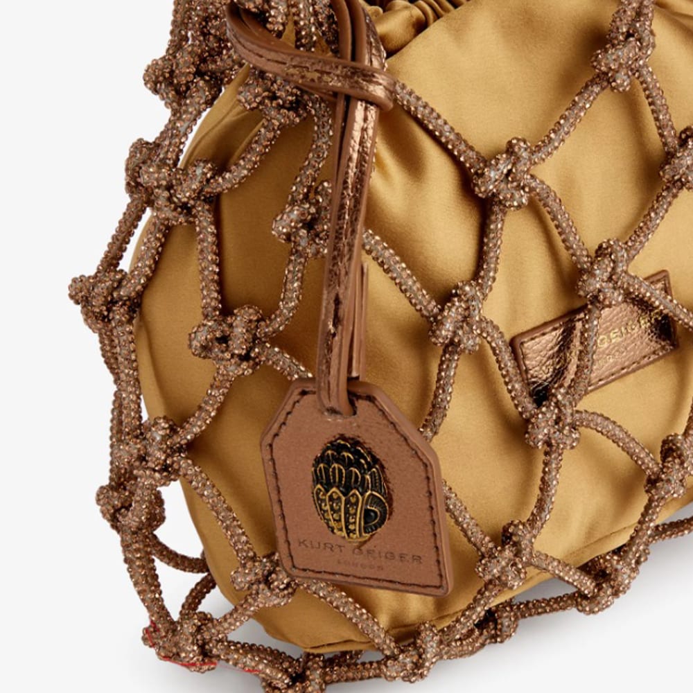 El Elegante Bolso Tote de Malla Bronce de Kurt Geiger: Tu Compañero de Lujo foto 3