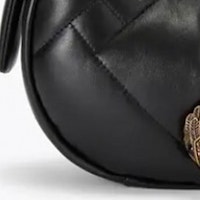 Bolso Kurt Geiger acolchado negro media luna | Moda y estilo único | Gallery Carrile foto 5