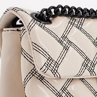 Bolso Kurt Geiger | Elegancia moderna con detalles trenzados foto 6