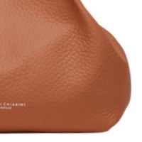 Bolso Marrón Gianni Chiarini - Elegancia Atemporal y Versatilidad foto 5