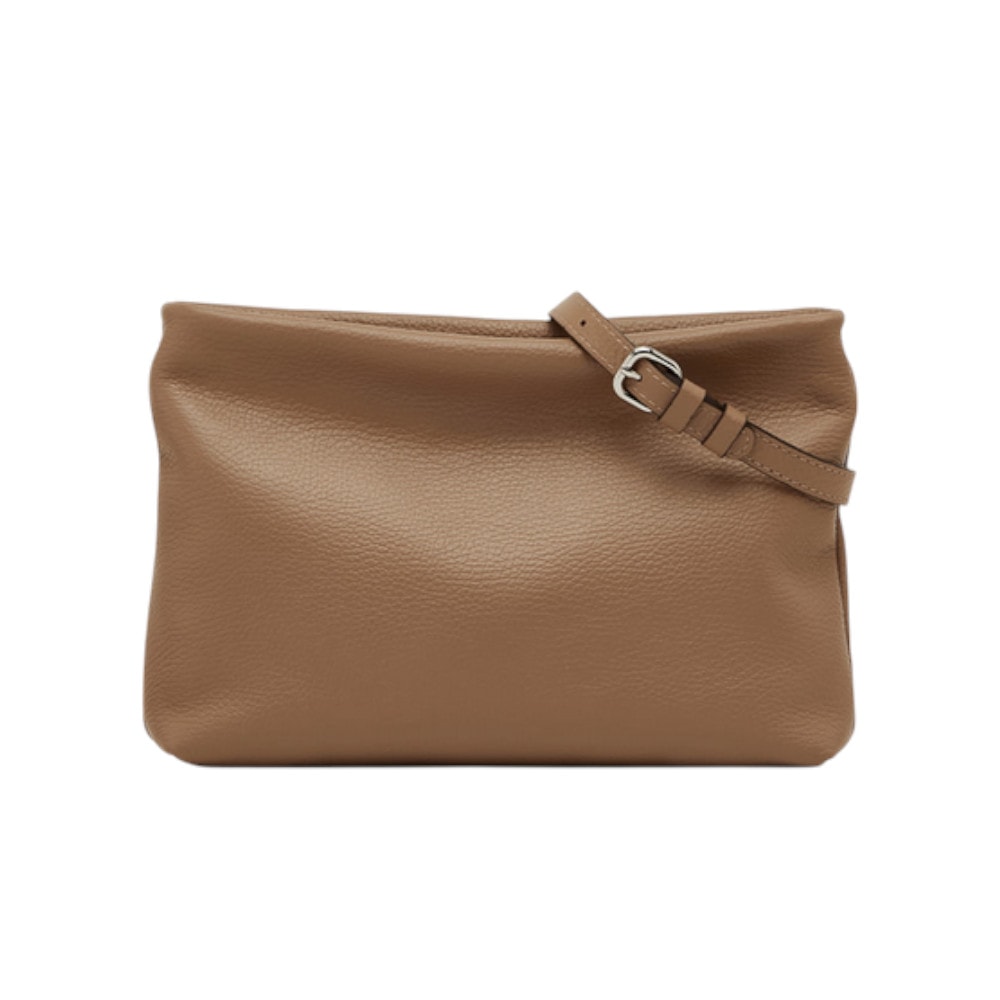 Bolso Gianni Chiarini en camel con cadena – Sofisticación y estilo versátil foto 2