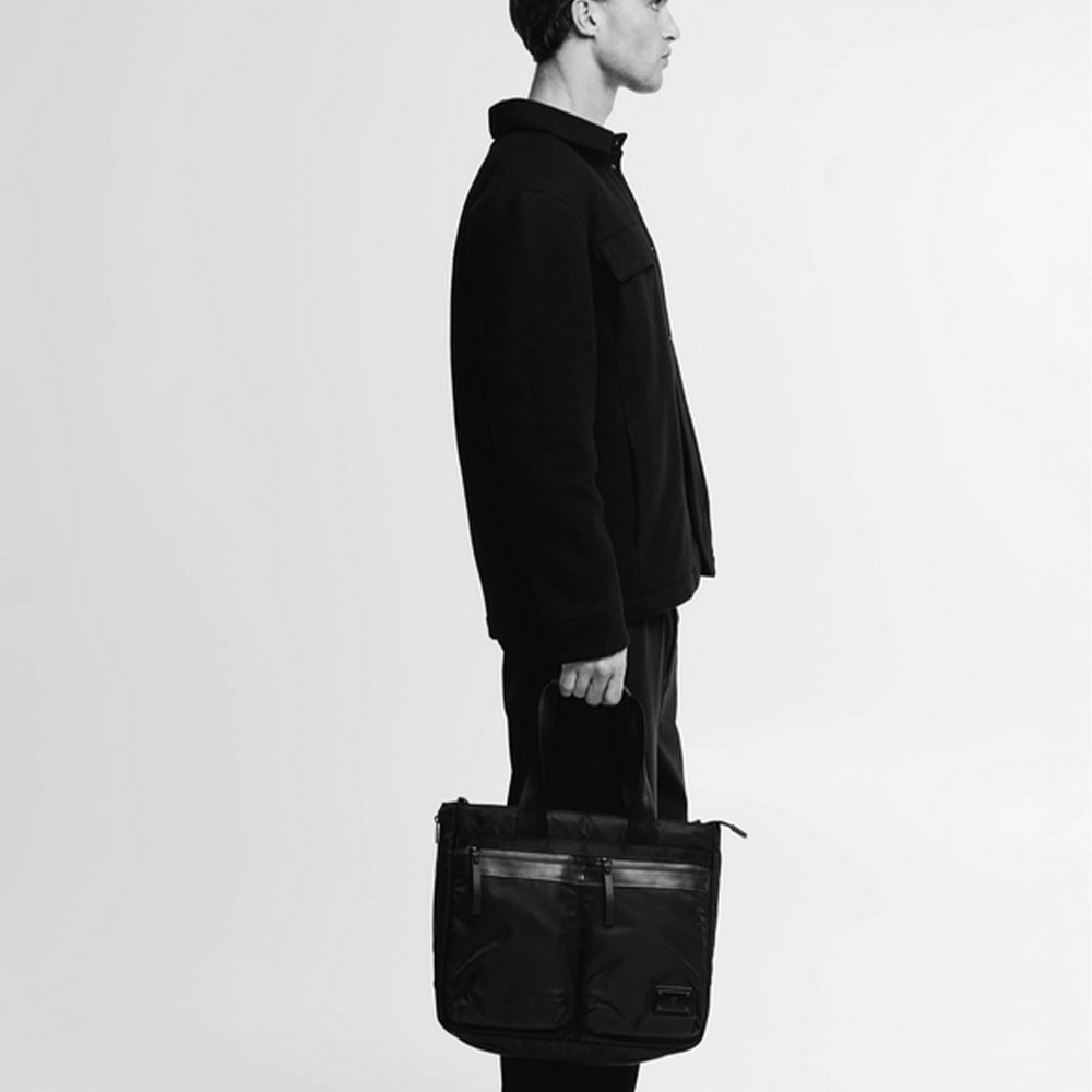 Bolso hombre Premiata negro con cremalleras metálicas | Gallery Carrilé foto 2