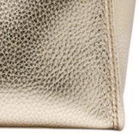 Bolso Marcella - Diseño metálico y sofisticado de Gianni Chiarini foto 7