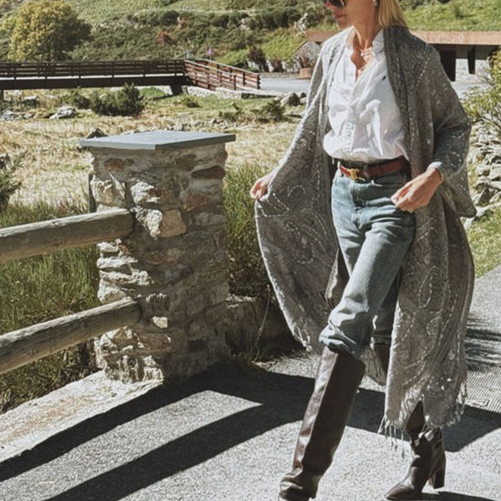 Poncho mujer suave gris – Poc a Poc foto 3