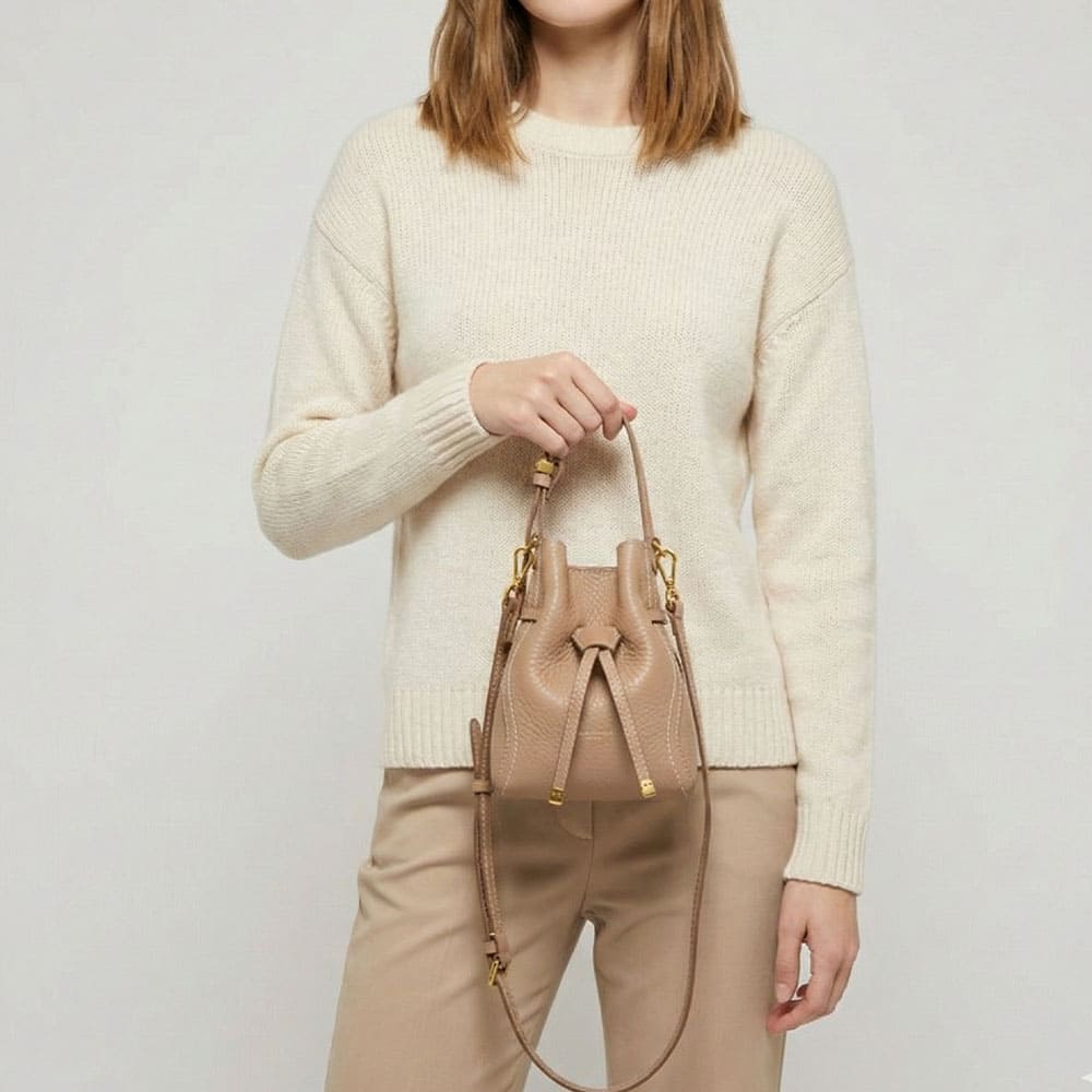 Bolso piel bandolera camel Gianni Chiarini – estilo casual chic foto 2