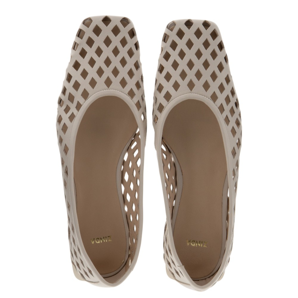 Zapato tacón bajo piel calada beig Zinda | Carrilé foto 3