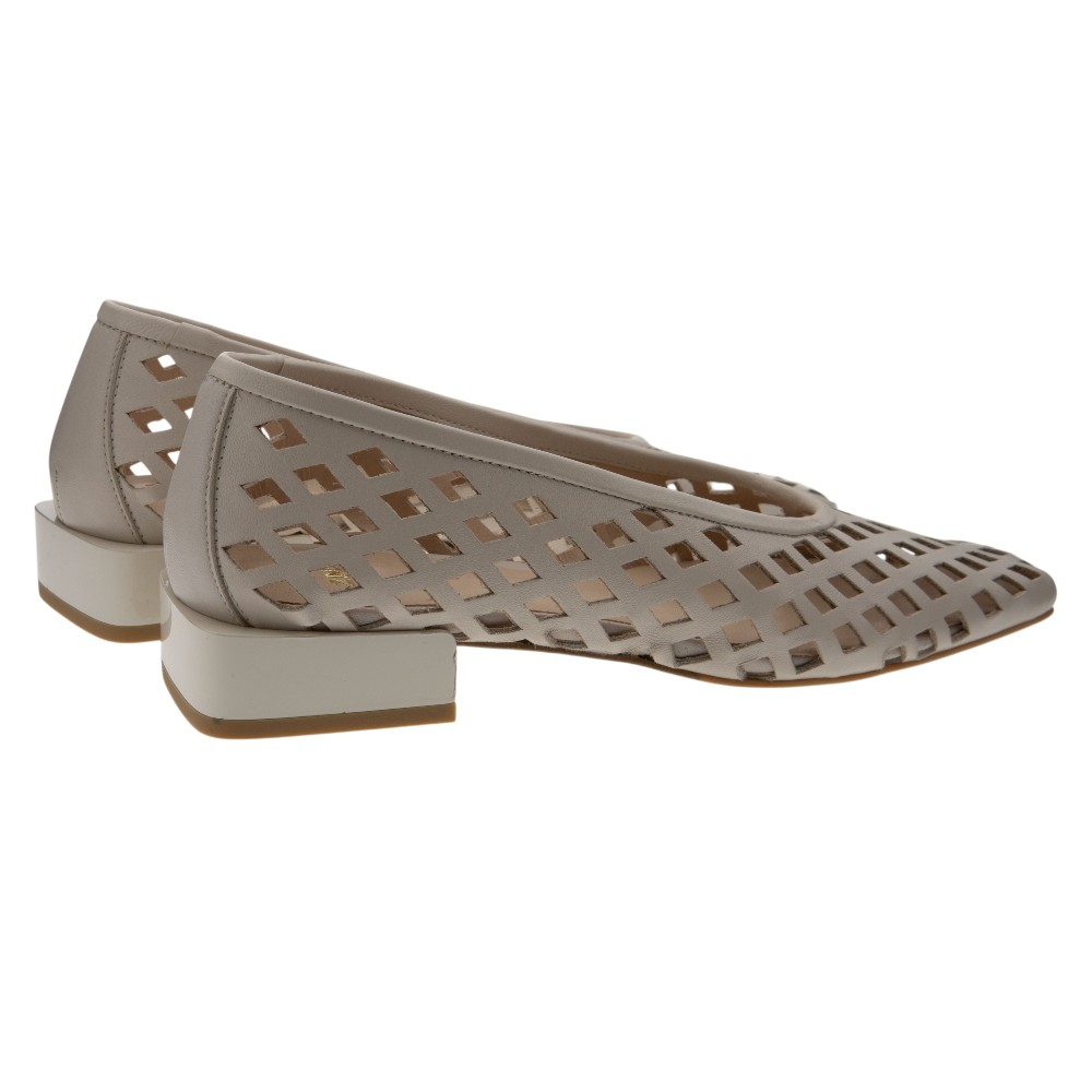 Zapato tacón bajo piel calada beig Zinda | Carrilé foto 8