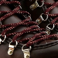 Cordones, hebillas y cremallera