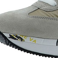 Sneakers metalizadas