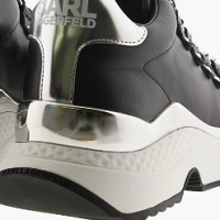 SNEAKERS NEGRAS CON PLATAFORMA