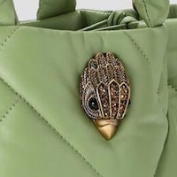 Broche icónico de águila