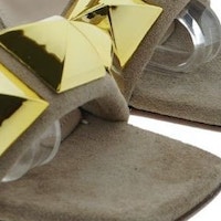 Color taupe
