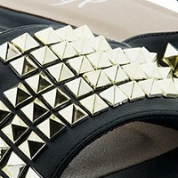 Cubiertas con tachas