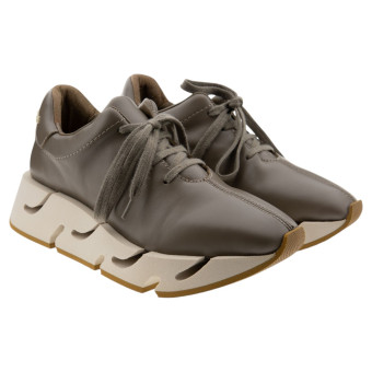 Sneakers piel taupe plataforma dentada Paloma Barceló Pia