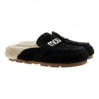Zuecos pelo invierno Mou negros con logo metálico foto 7