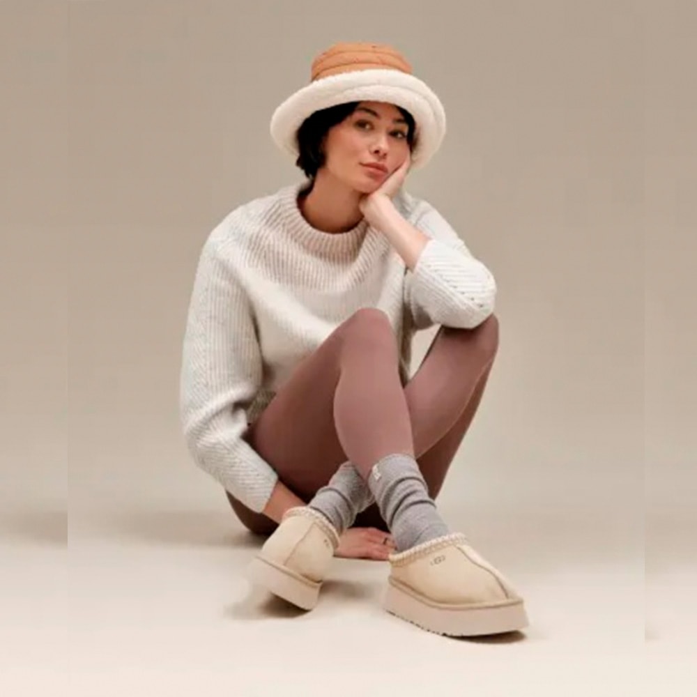 Gorro Reversible UGG Puff Sherpa - Versatilidad y Estilo en Invierno foto 3