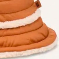 Gorro Reversible UGG Puff Sherpa - Versatilidad y Estilo en Invierno foto 4