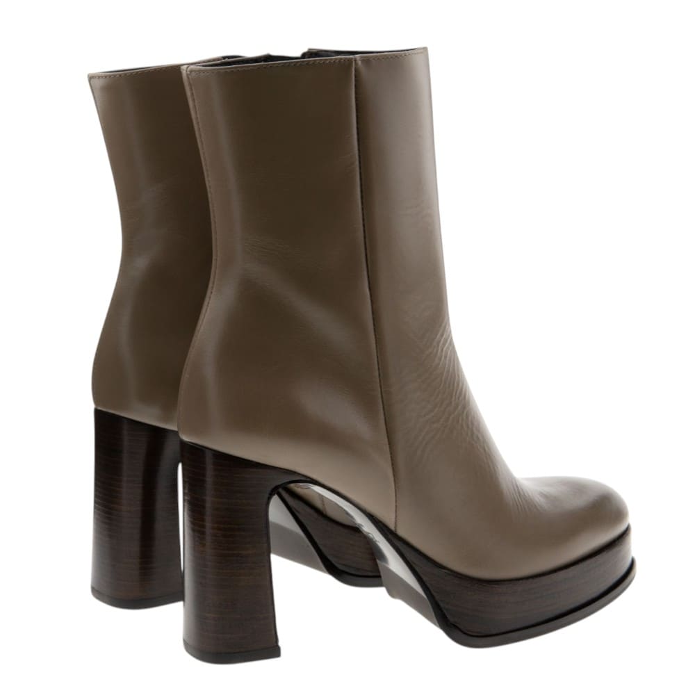 Botines piel taupe tacón alto y plataforma Zinda foto 4