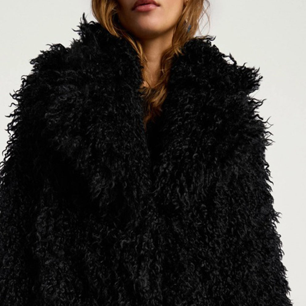 Abrigo pelo negro mujer – Momoni foto 4