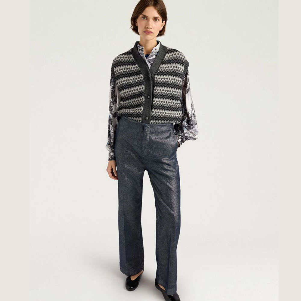 Pantalón mujer azul laminado – Momoni foto 2