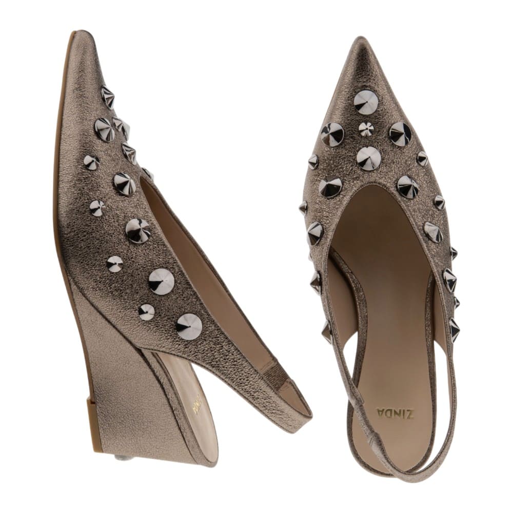 Zapato cuña bronce tachuelas Zinda para mujer foto 2