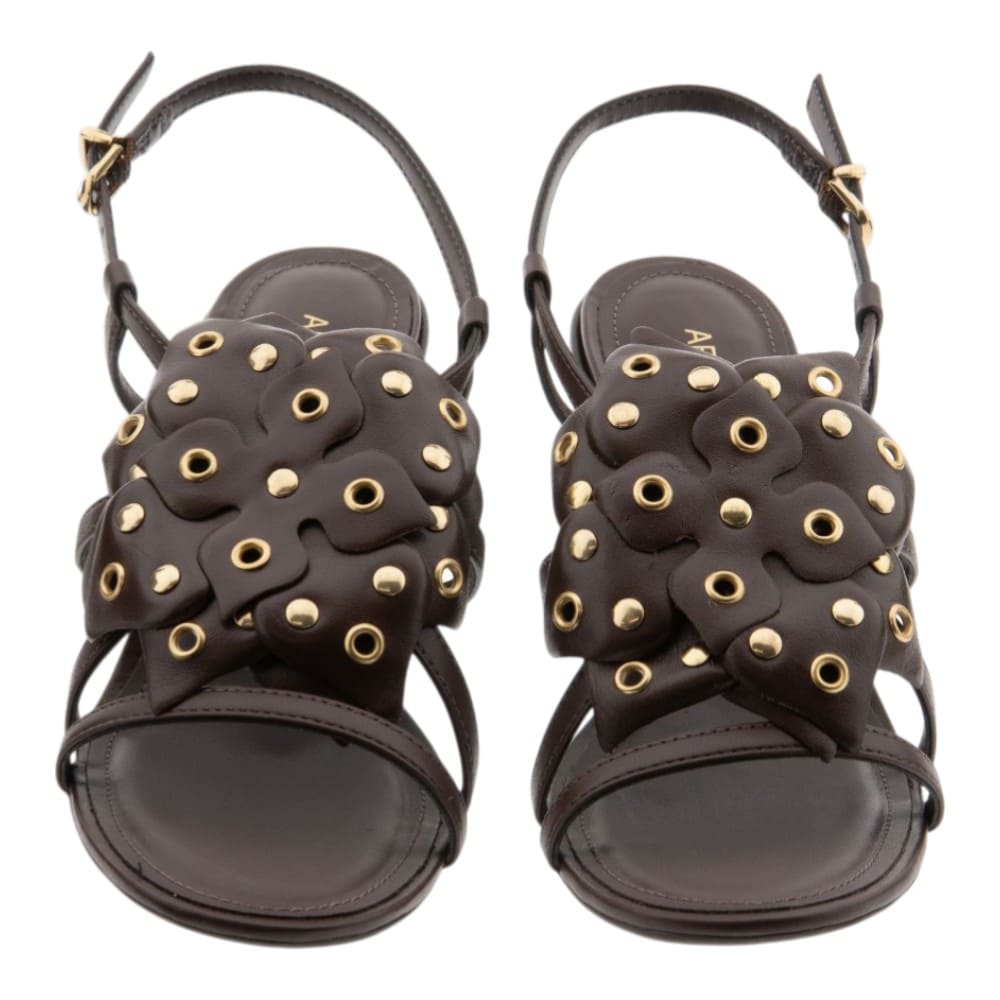 Sandalias marrones tachuelas tacón Arezzo foto 2