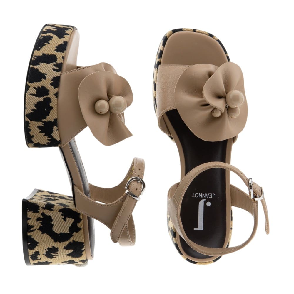 Sandalias piel beig flor tacón y plataforma Jeannot foto 2