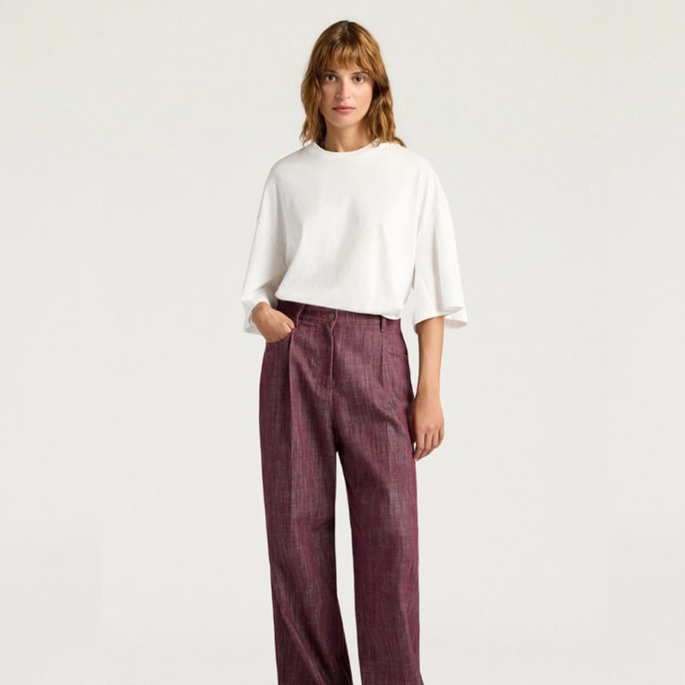 Pantalones pinza denim burdeos Momoni para mujer foto 2