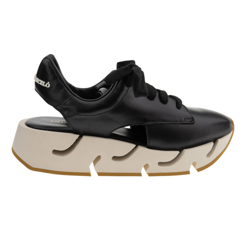 Zapatillas negras piel mujer destalonadas Paloma Barceló | Carrilé foto 3