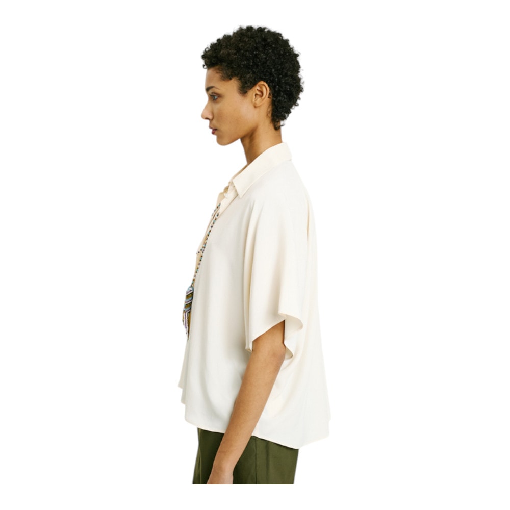 Camisa de Seda Beig Momoni para Mujer | Elegante y Versátil foto 3