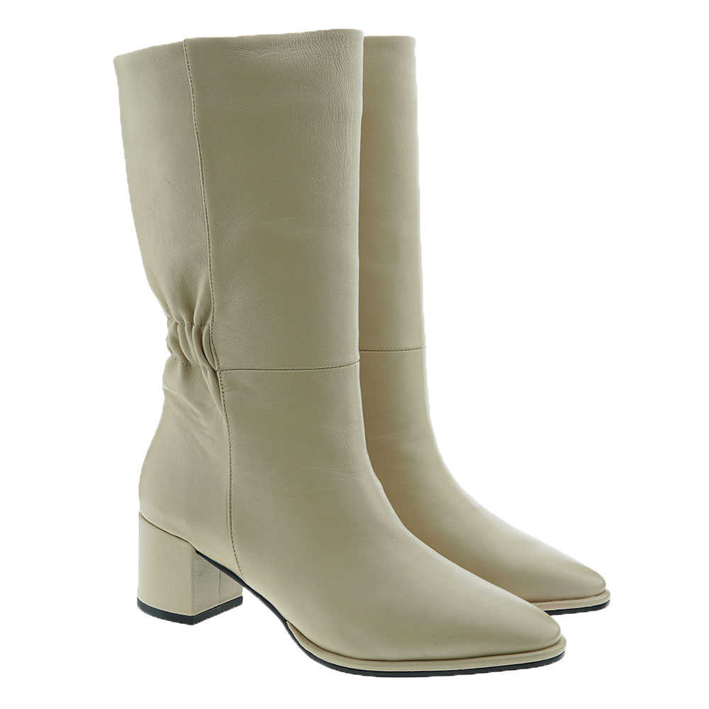 Bota media caña fruncida tacón Lola Cruz Bruna-101B14BK