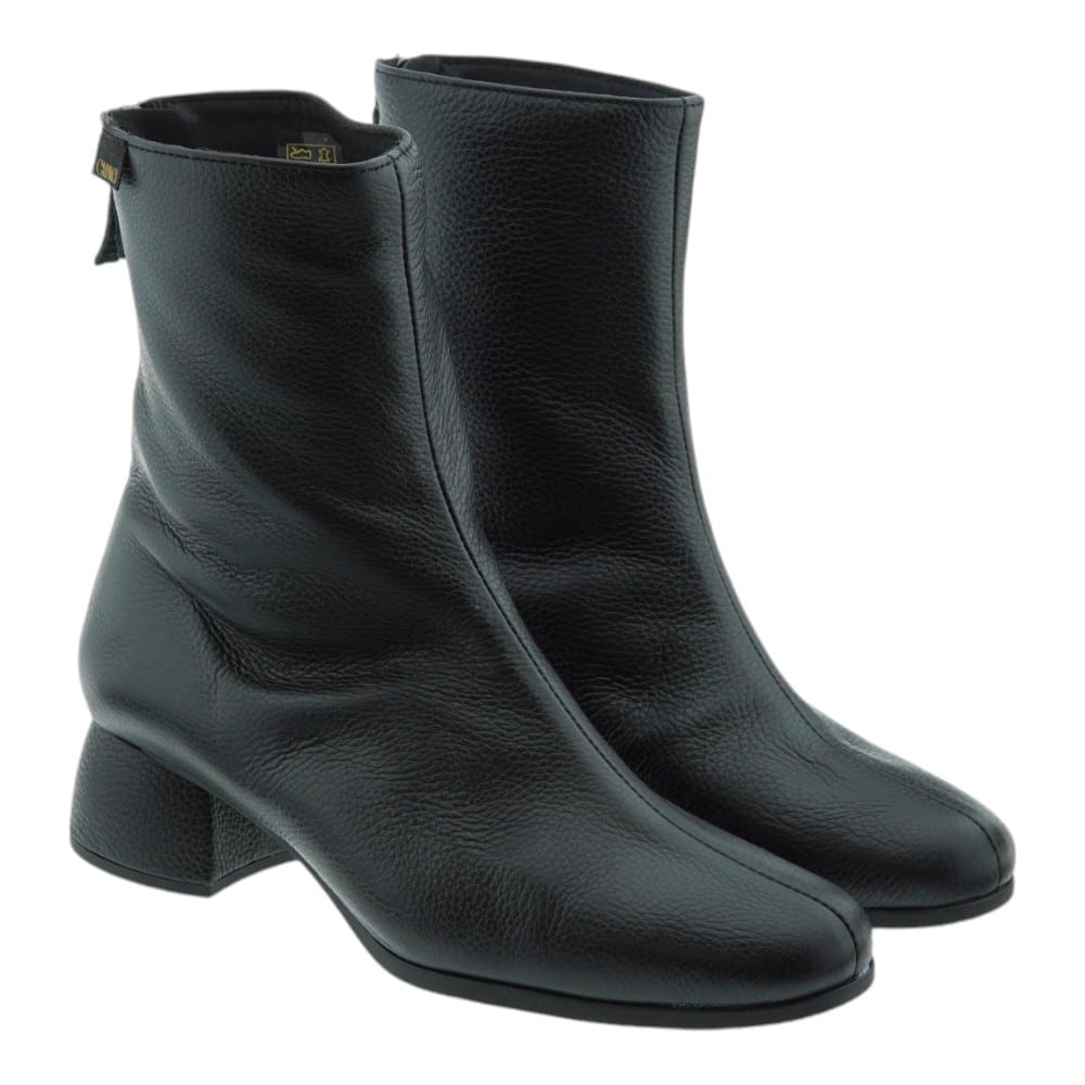 Botines Piel Gaimo Tacón Bajo Negros Beig Chuck.F