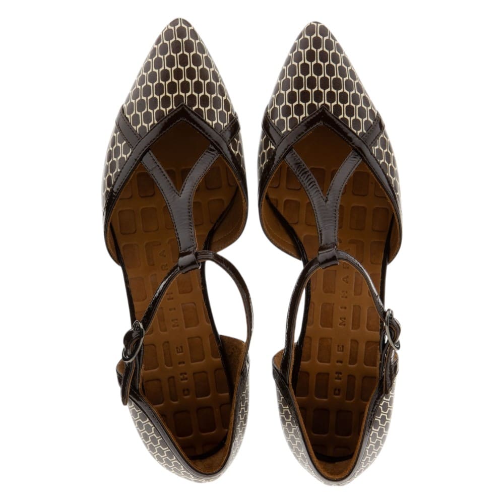 Zapato tacón bajo estampado marrón hebilla Chie Mihara foto 2