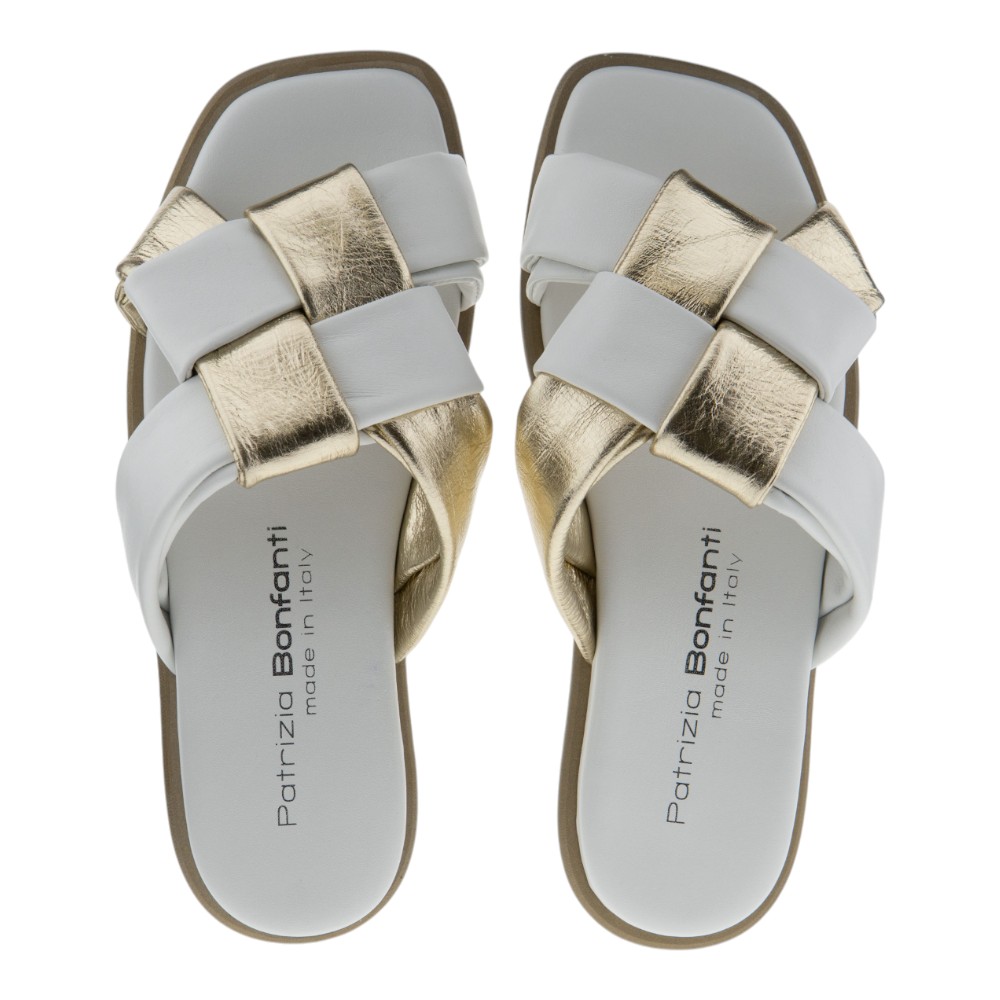 Sandalias blancas planas Patrizia Bonfanti: diseño y versatilidad en Gallery foto 2