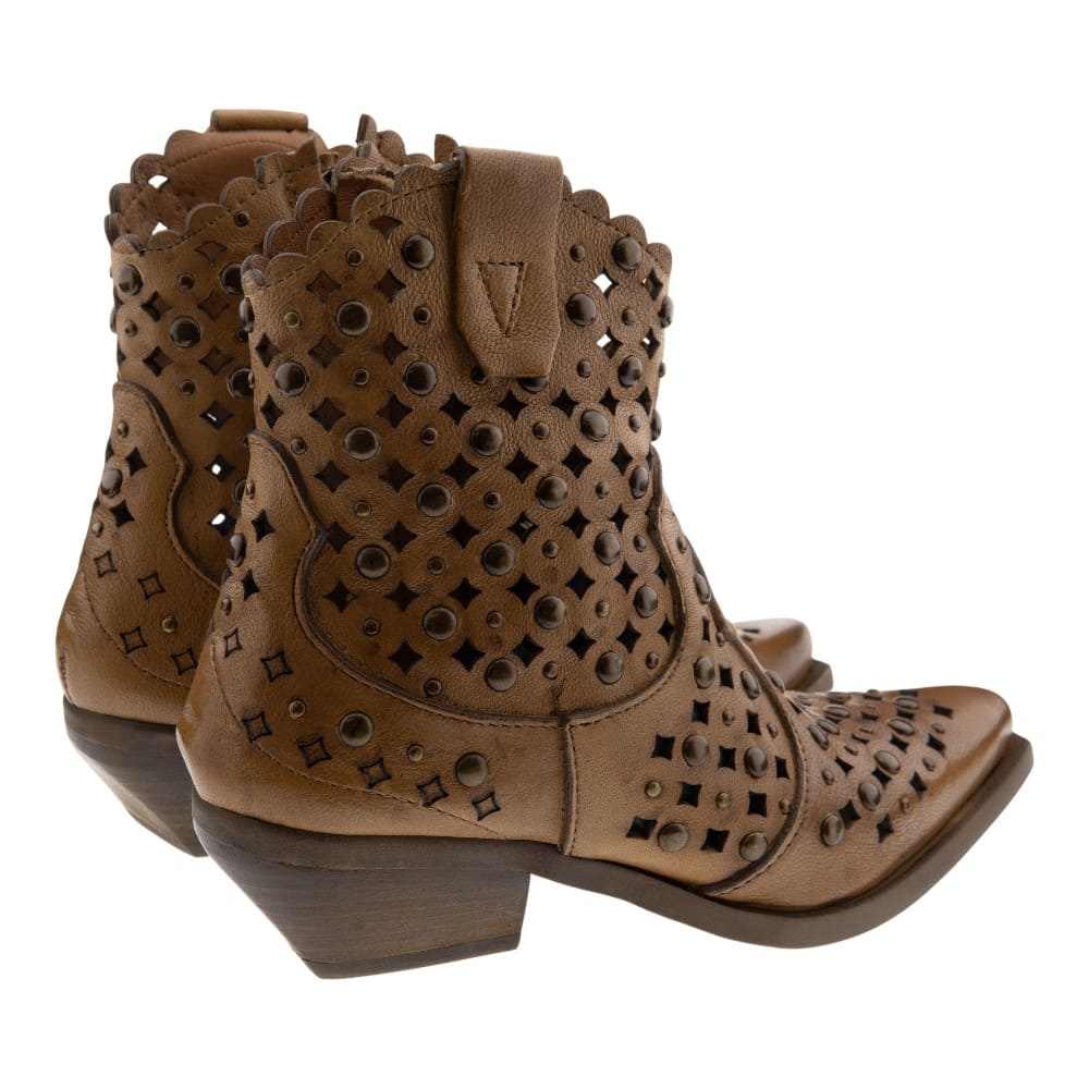 Botines camperos calados Zoe con tachas | Estilo western foto 4