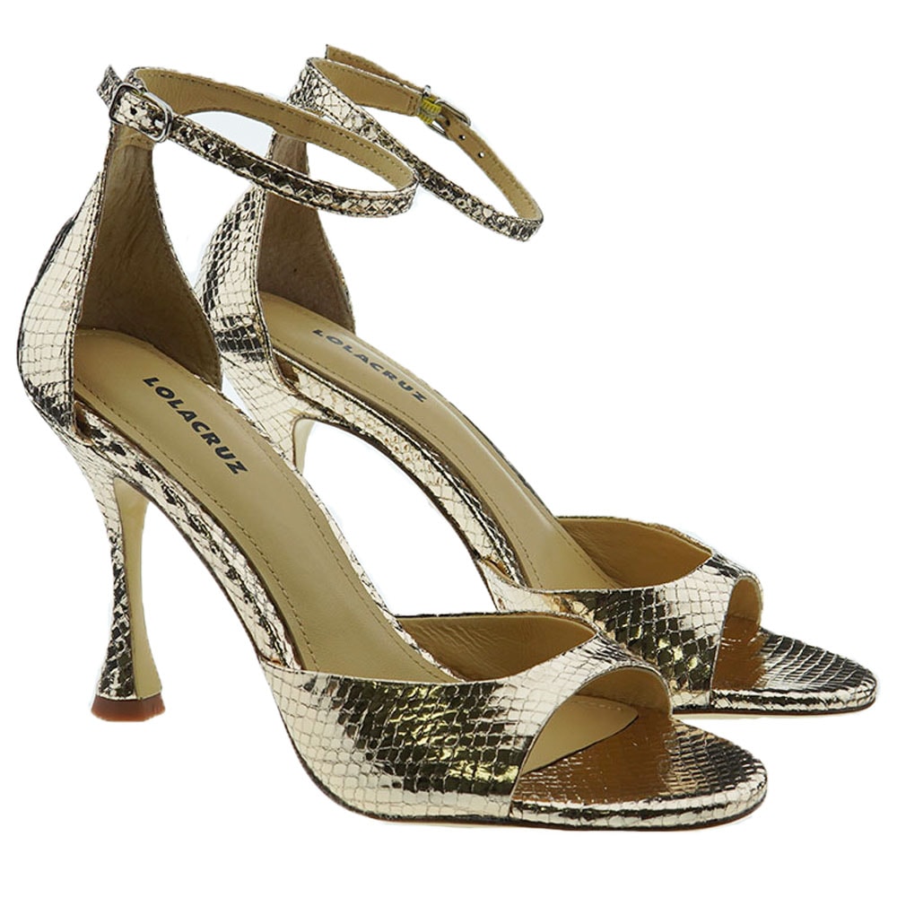 Sandalias stiletto metalizadas oro Lola Cruz N Kumala 230Z51