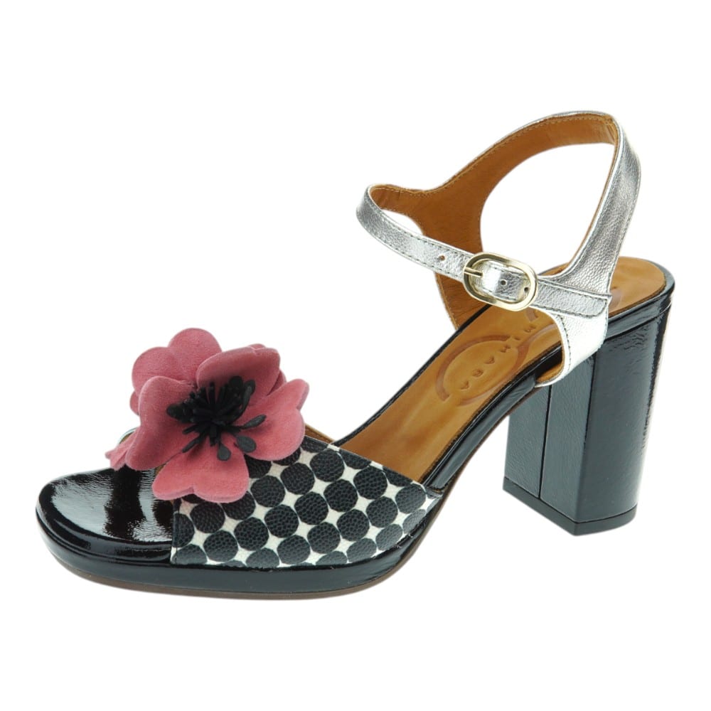 Sandalias mujer negras tacón Chie Mihara | Elegancia y confort foto 3