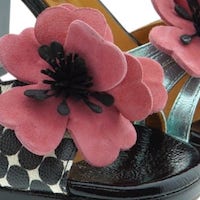 Sandalias mujer negras tacón Chie Mihara | Elegancia y confort foto 6