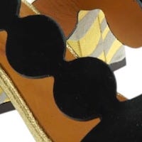 Sandalias negras mujer tacón ancho Chie Mihara | Elegancia y confort foto 5