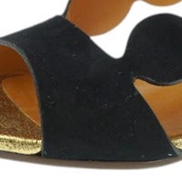 Sandalias negras mujer tacón ancho Chie Mihara | Elegancia y confort foto 7