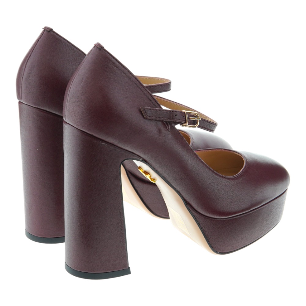 Zapato piel burdeos tacon y plataforma hebilla Lola Cruz Salen foto 4