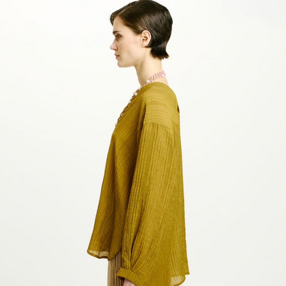 Camisa de Mujer Momoni en Kaki | Exclusiva en Gallery Carrile foto 3