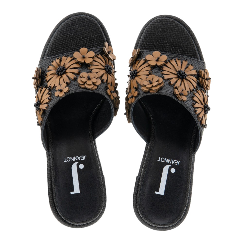Sandalias pala tacón mujer Jeannot negras con aplicaciones florales foto 2