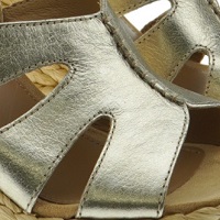 Alpargatas metalizadas atadas tobillo Ugg W Careena foto 5
