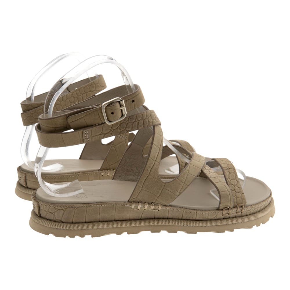 Sandalias Ugg romanas ante arena foto 4