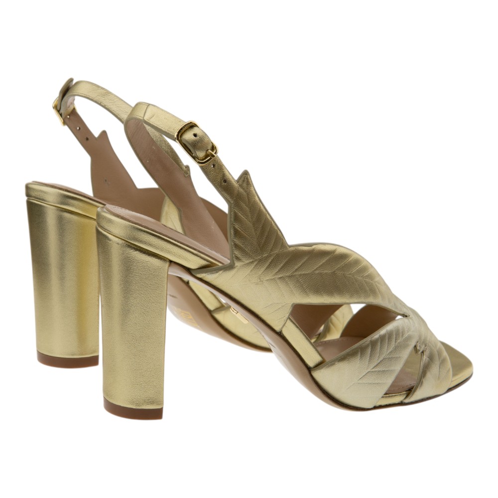 Sandalias Tacón Mujer Lola Cruz Doradas | Elegancia y Estilo Natural en Gallery foto 4